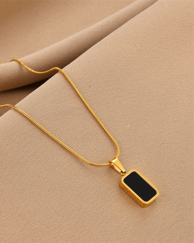 Collier en Acier Inoxydable Noir Élégant avec Pendentif Minimaliste – Ajustable et Résistant à l'Eau pour Femme 1