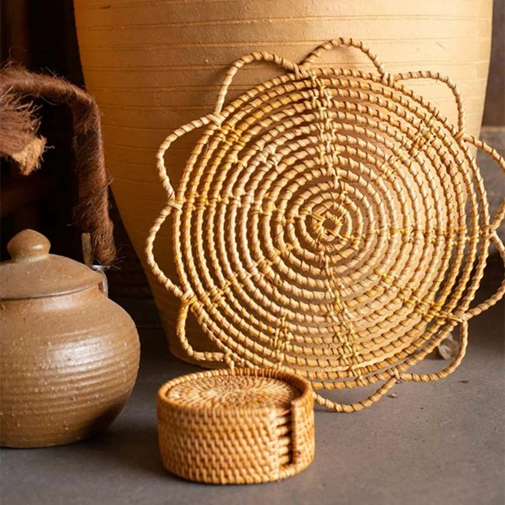Panier Décoratif en Rotin Tissé pour Intérieur – Suspension Artisanale, Ambiance Chaleureuse et Accrochage Facile