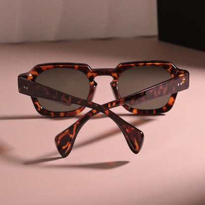 Lunettes de soleil carrées vintage – Légères et stylées