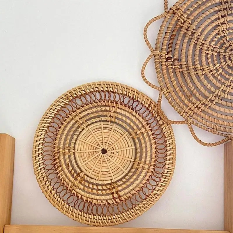 Panier Décoratif en Rotin Tissé pour Mur – Élégance Nordique et Rangement Pratique