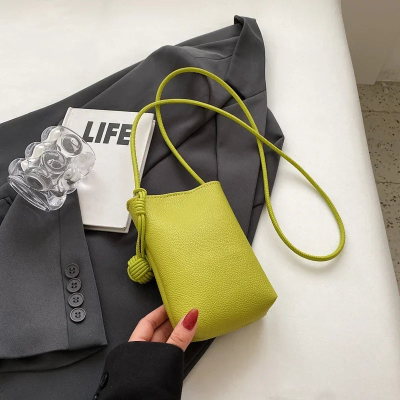 Sac Bandoulière Femme en Cuir Léger avec Compartiment Téléphone – Sac à Main Pratique et Élégant pour Voyage et Quotidien